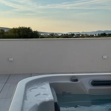 Bellavista, Rooftop, Jakuzzi, Infinity Pool *