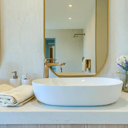 Bellavista, Rooftop, Jakuzzi, Infinity Pool *