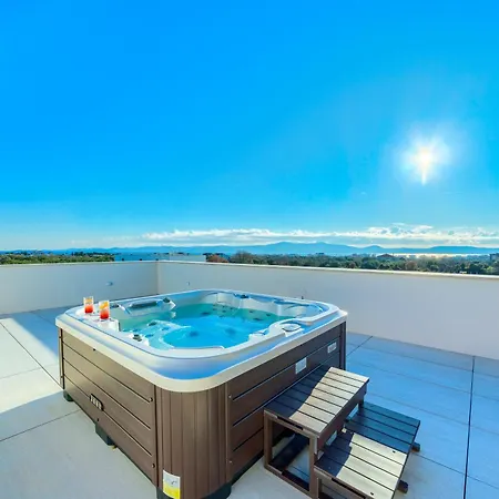 Bellavista, Rooftop, Jakuzzi, Infinity Pool ヴィラ *