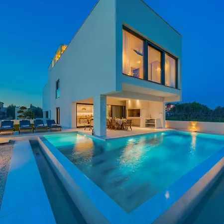 Βίλα Bellavista, Rooftop, Jakuzzi, Infinity Pool Sukošan