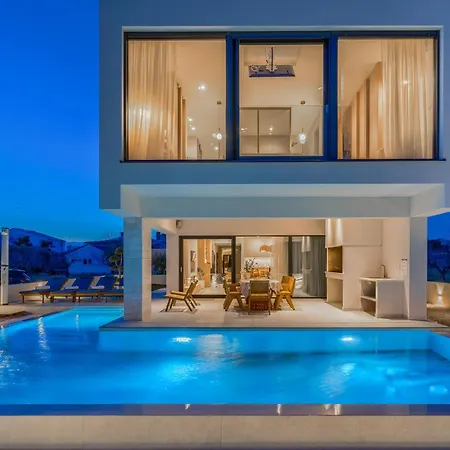 Bellavista, Rooftop, Jakuzzi, Infinity Pool *