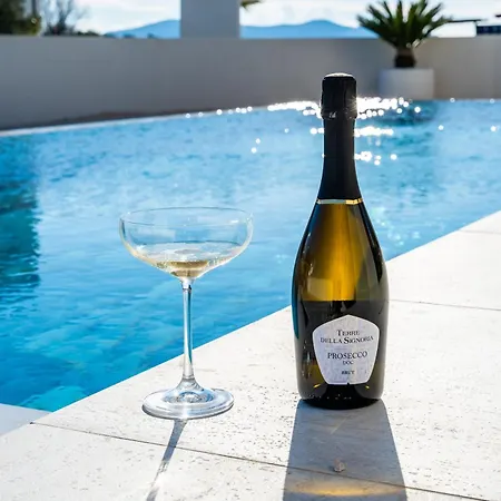 Bellavista, Rooftop, Jakuzzi, Infinity Pool Βίλα Sukošan