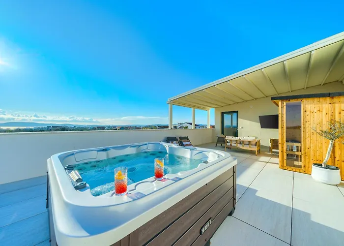 Bellavista, Rooftop, Jakuzzi, Infinity Pool Villa Sukošan