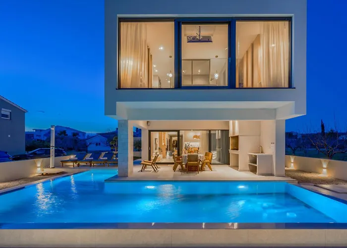 Bellavista, Rooftop, Jakuzzi, Infinity Pool *