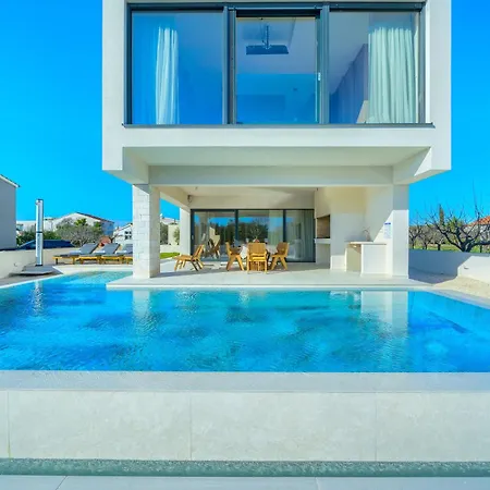 Bellavista, Rooftop, Jakuzzi, Infinity Pool Вилла *