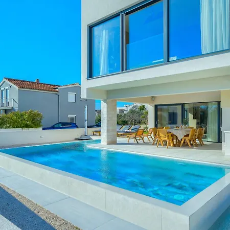Вилла Bellavista, Rooftop, Jakuzzi, Infinity Pool
