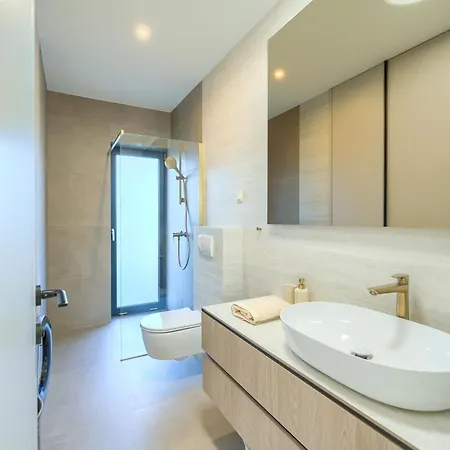 Bellavista, Rooftop, Jakuzzi, Infinity Pool Вилла