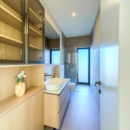 Bellavista, Rooftop, Jakuzzi, Infinity Pool Вилла Сукошан