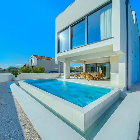 Bellavista, Rooftop, Jakuzzi, Infinity Pool Вилла *