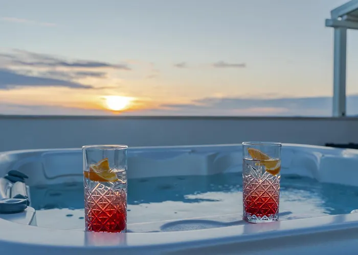 Bellavista, Rooftop, Jakuzzi, Infinity Pool Villa